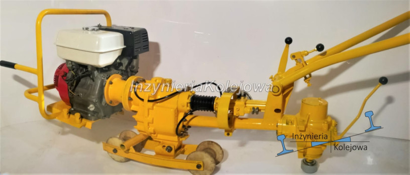 robel-3082-coachscrew-machine-big-5