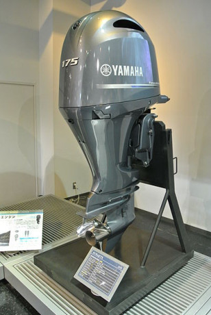 new-inboard-engine-and-outboard-engines-for-boating-50-1000-hp-big-3